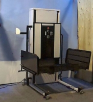Atlas Portable Vertical Wheelchair Lift